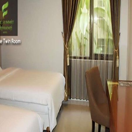 The Summit Siliwangi Hotel Bandung Exterior foto